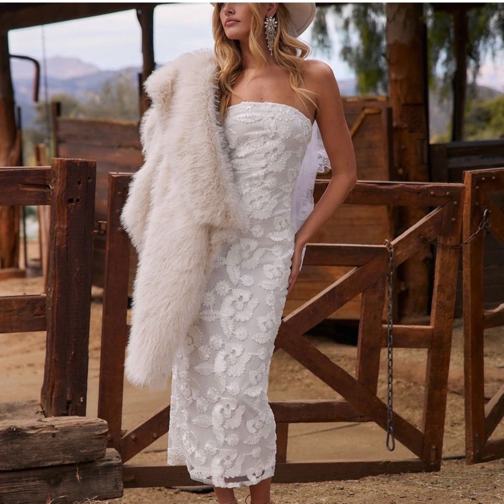 Leilani Strapless White Lace Midi Dress
